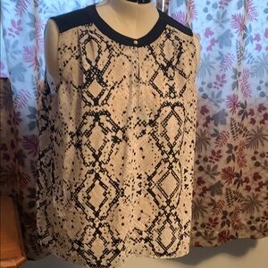 Calvin Klein Black and White Sleeveless Women's Top keyhole neckline EUC